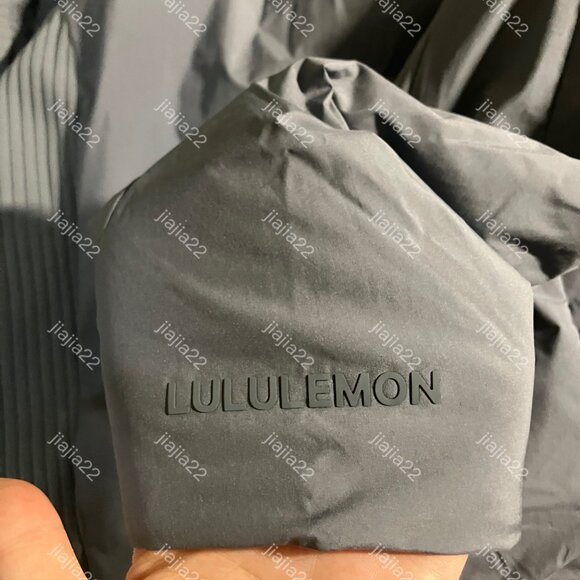 BRAND NEW Lululemon Sleek City Jacket - Picture 9 of 9